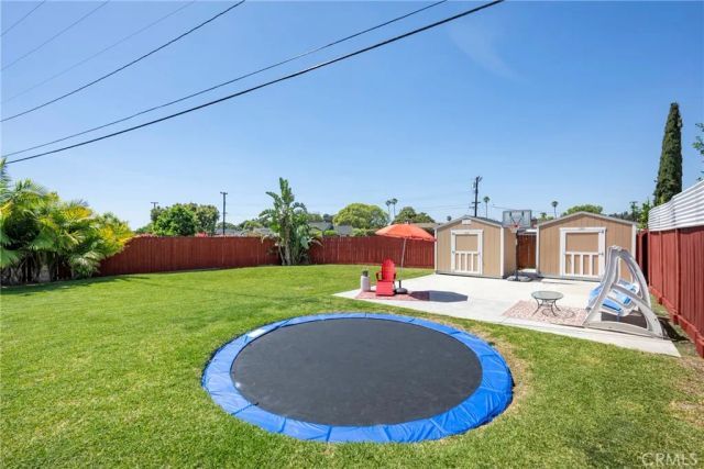 1519 Victoria, Fullerton, CA 92831