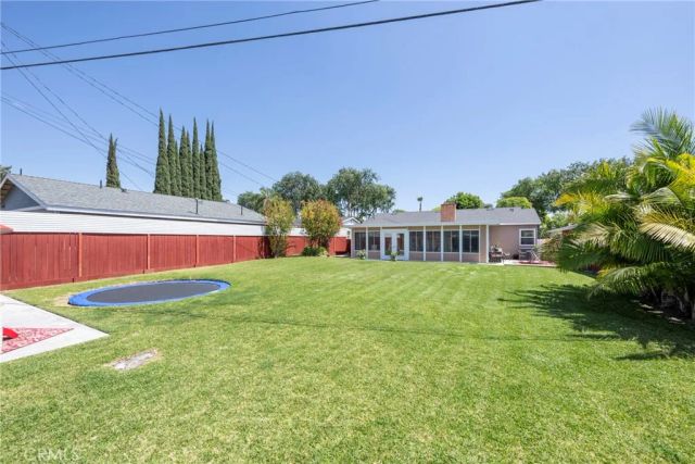1519 Victoria, Fullerton, CA 92831