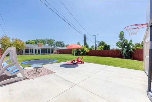 1519 Victoria, Fullerton, CA 92831