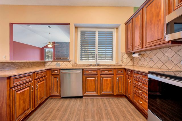 3218 Mapleridge Drive, Grapevine, TX 76051