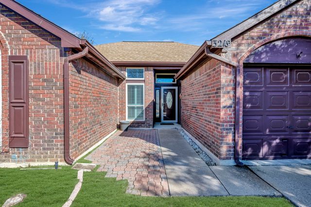 3218 Mapleridge Drive, Grapevine, TX 76051