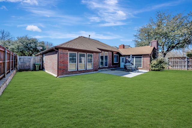 3218 Mapleridge Drive, Grapevine, TX 76051