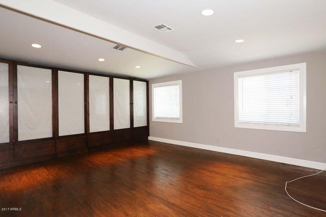 5214 N 33RD Street, Phoenix, AZ 85018