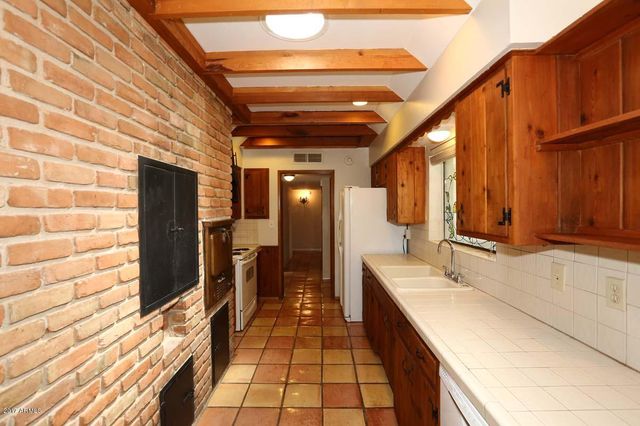 5214 N 33RD Street, Phoenix, AZ 85018