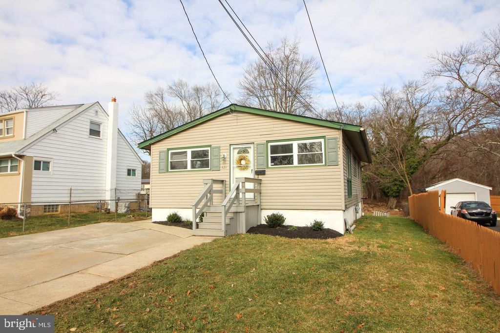 621 E EVESHAM RD, Magnolia, NJ 08049