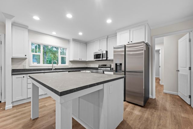 192 Dean Drive, Summerville, SC 29483