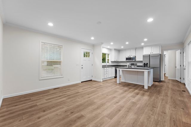 192 Dean Drive, Summerville, SC 29483