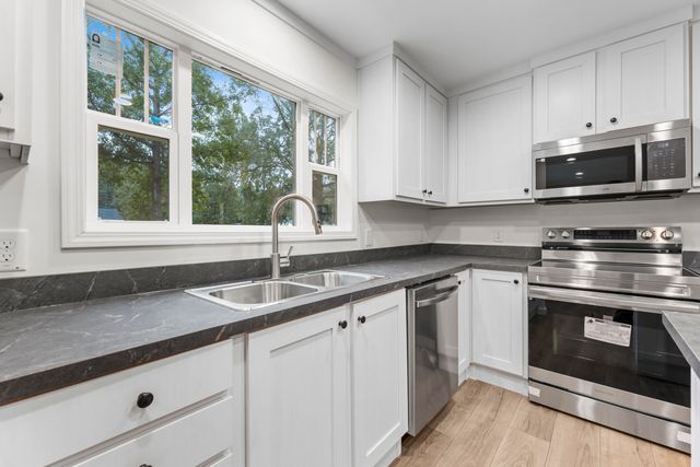 192 Dean Drive, Summerville, SC 29483