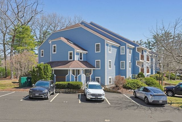 112 Heritage Dr 112, Northbridge, MA 01588