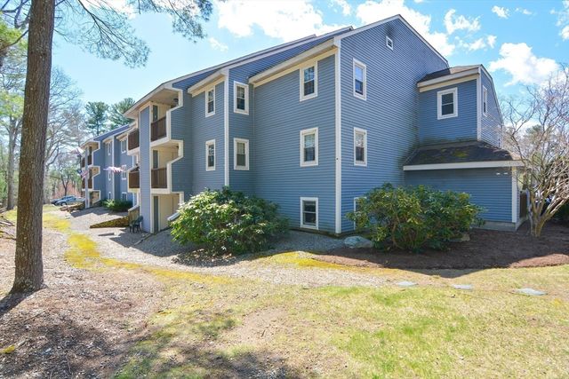 112 Heritage Dr 112, Northbridge, MA 01588