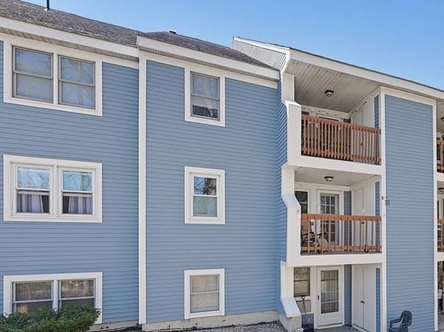 112 Heritage Dr 112, Northbridge, MA 01588