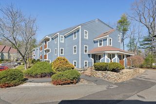 112 Heritage Dr 112, Northbridge, MA 01588