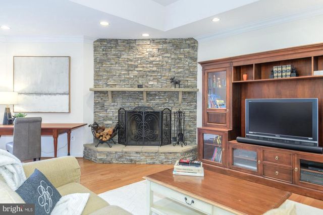 5601 VERNON PL, Bethesda, MD 20817