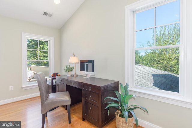 5601 VERNON PL, Bethesda, MD 20817