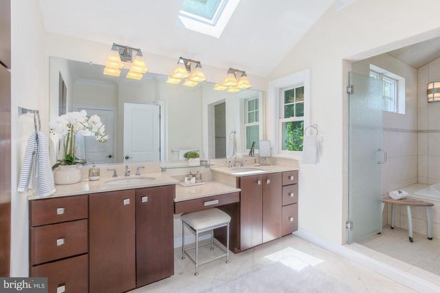 5601 VERNON PL, Bethesda, MD 20817