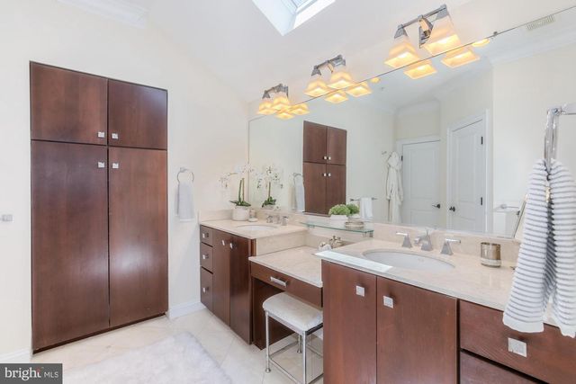 5601 VERNON PL, Bethesda, MD 20817