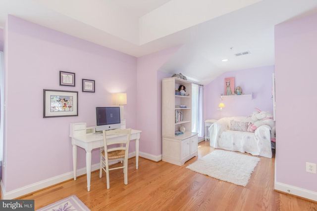 5601 VERNON PL, Bethesda, MD 20817