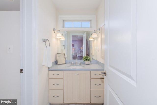 5601 VERNON PL, Bethesda, MD 20817