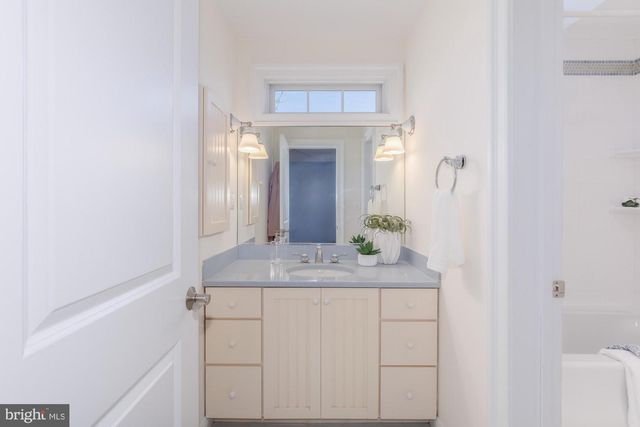 5601 VERNON PL, Bethesda, MD 20817