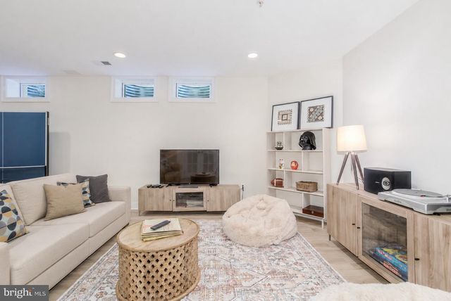 5601 VERNON PL, Bethesda, MD 20817