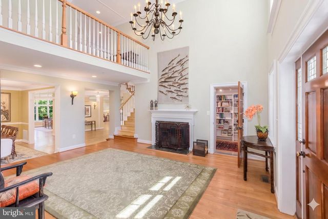5601 VERNON PL, Bethesda, MD 20817
