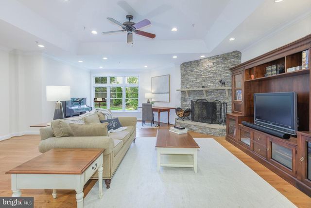 5601 VERNON PL, Bethesda, MD 20817