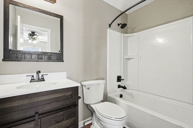 137 N Poole St, Ashland City, TN 37015