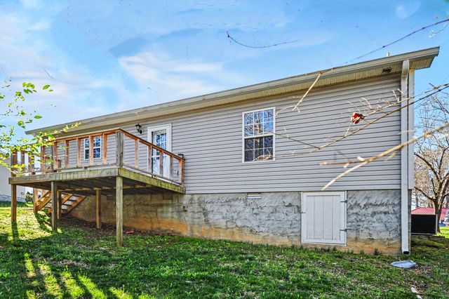 137 N Poole St, Ashland City, TN 37015