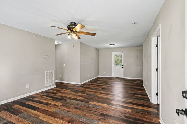 137 N Poole St, Ashland City, TN 37015