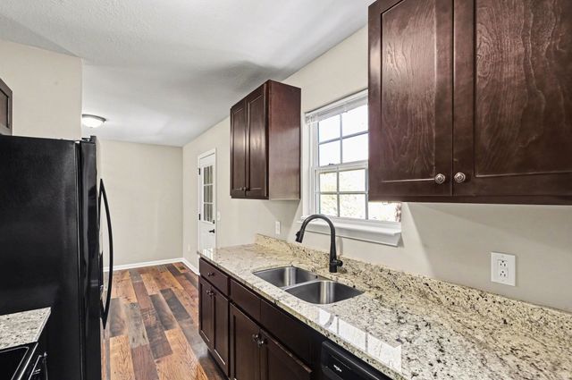 137 N Poole St, Ashland City, TN 37015