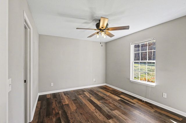 137 N Poole St, Ashland City, TN 37015