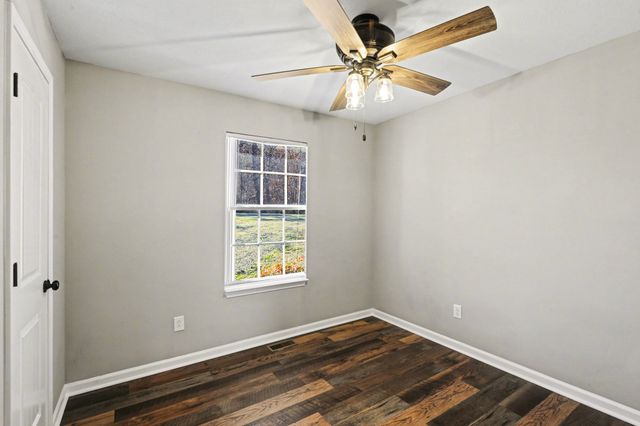 137 N Poole St, Ashland City, TN 37015