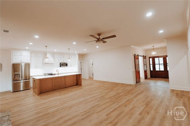 153 Lansing Dr, Ellabell, GA 31308