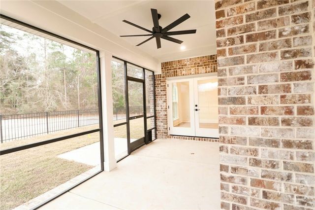 153 Lansing Dr, Ellabell, GA 31308