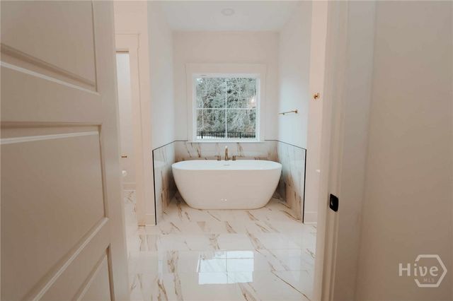 153 Lansing Dr, Ellabell, GA 31308