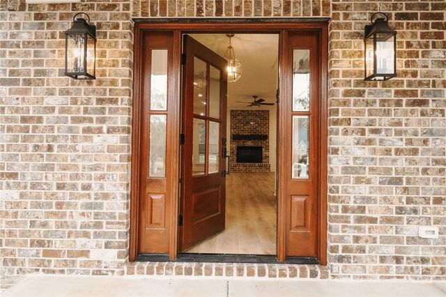 153 Lansing Dr, Ellabell, GA 31308