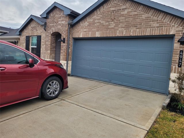 4947 Oakwood Drive, Arcola, TX 77545