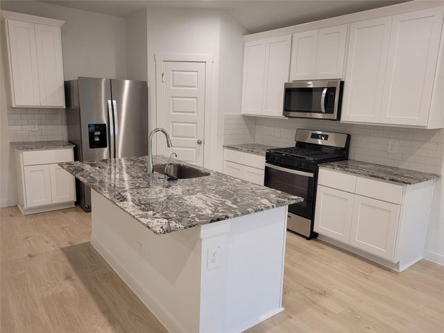 4947 Oakwood Drive, Arcola, TX 77545
