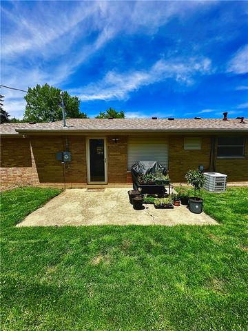70 Madrid Avenue, Brookville, OH 45309