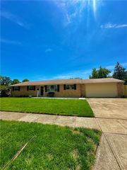 70 Madrid Avenue, Brookville, OH 45309