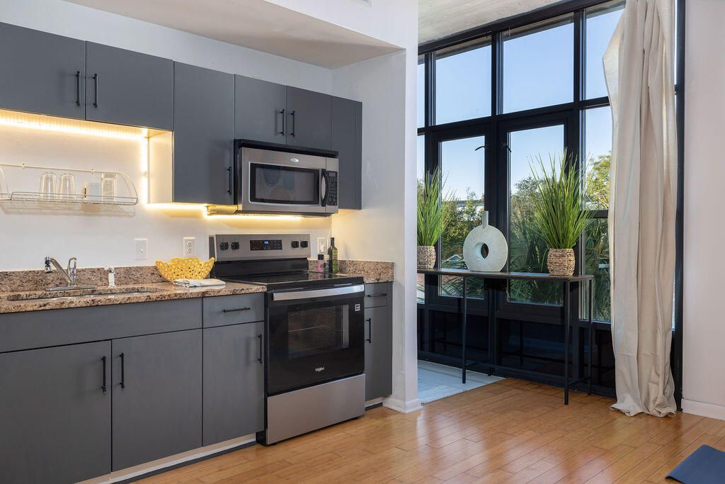 1 Cool Blow Street 337, Charleston, SC 29403