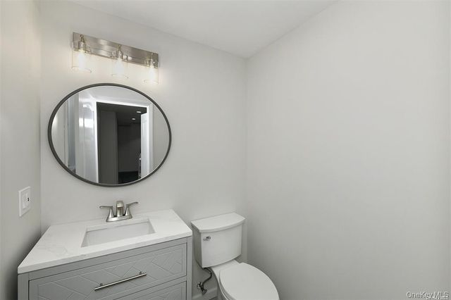 99 Kuhl Avenue, Hicksville, NY 11801
