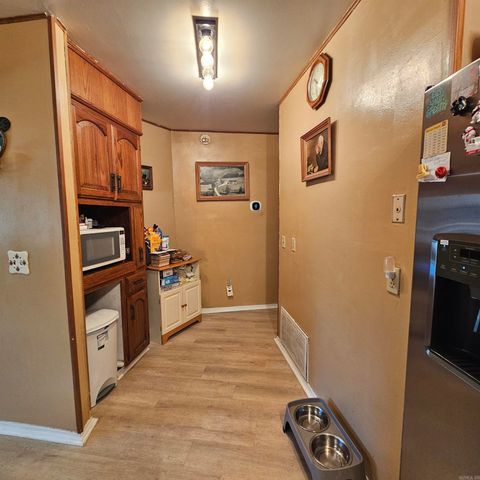 40 E Pless Place, Russellville, AR 72802