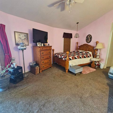 40 E Pless Place, Russellville, AR 72802