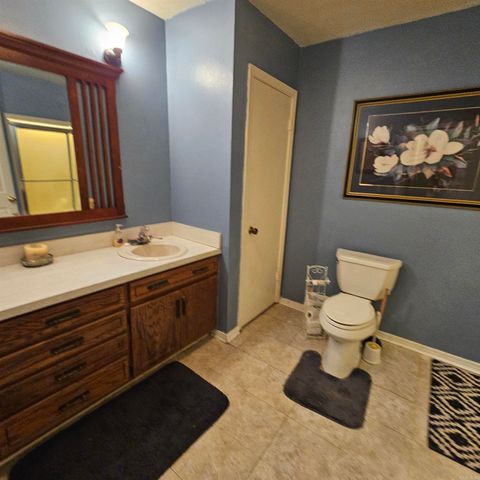 40 E Pless Place, Russellville, AR 72802