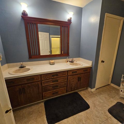 40 E Pless Place, Russellville, AR 72802