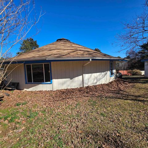 40 E Pless Place, Russellville, AR 72802