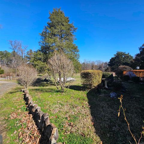 40 E Pless Place, Russellville, AR 72802