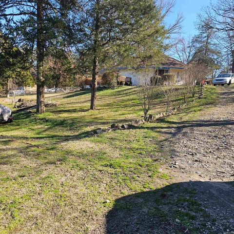 40 E Pless Place, Russellville, AR 72802