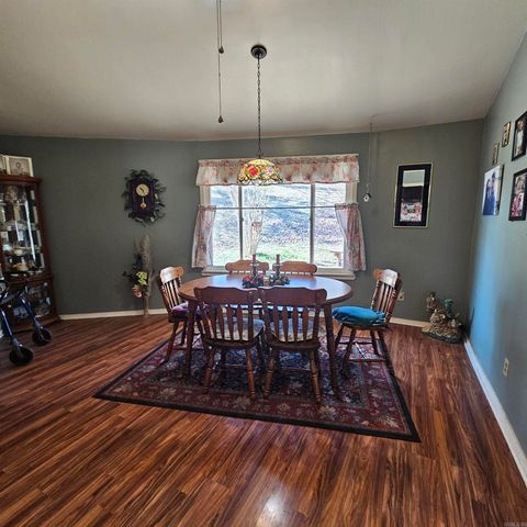 40 E Pless Place, Russellville, AR 72802